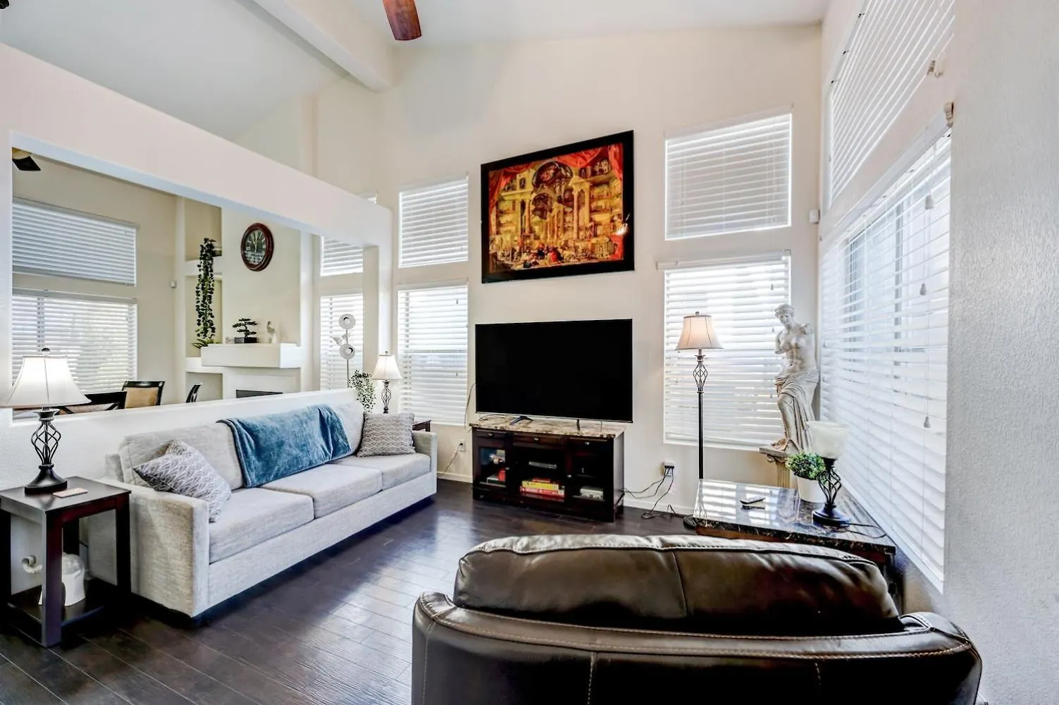 Chic Vegas Retreat: Near Top Attractions Лас-Вегас США