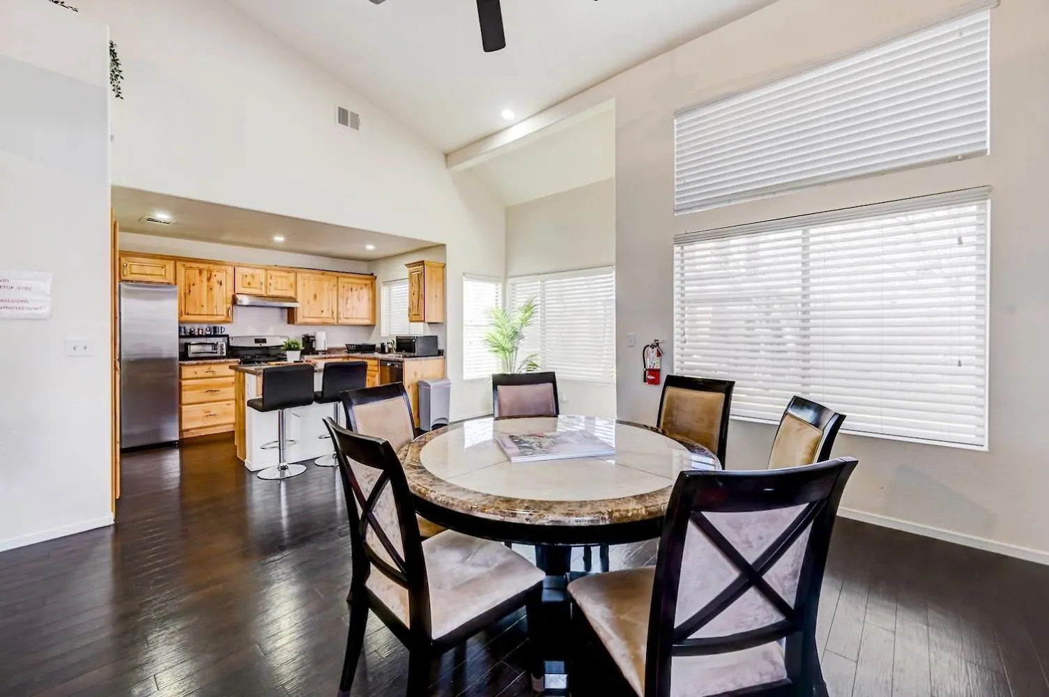 Chic Vegas Retreat: Near Top Attractions Las Vegas