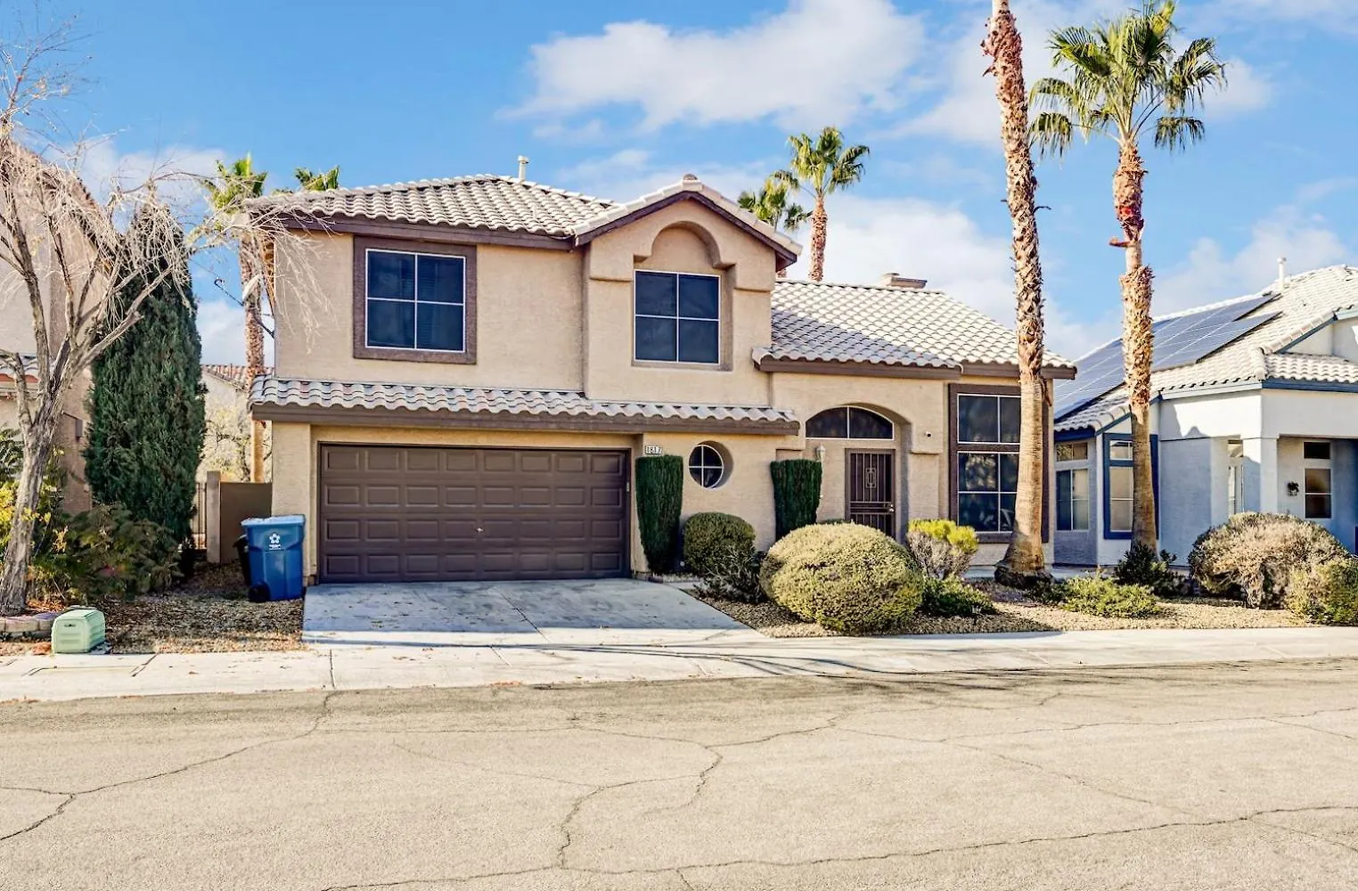Chic Vegas Retreat: Near Top Attractions location
