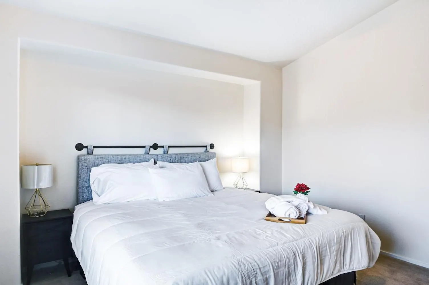 Chic Vegas Retreat: Near Top Attractions Las Vegas